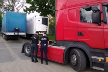 Suwałki, Augustów. Funkcjonariusze policji i KAS odzyskali kradzione pojazdy [zdjęcia]