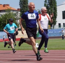 Lekkoatletyka. Suwalczanin Jerzy Broc bezkonkurencyjny w trójboju sprinterskim