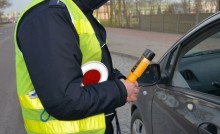 Miesiąc temu otrzymał zakaz prowadzenia pojazdów. Znów jechał na podwójnym gazie