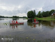 Puńsk. Pokaz łodzi ratowniczej na jeziorze Boksze [zdjęcia]