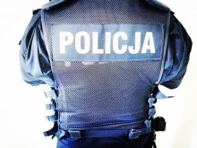 Suwałki. Policjanci zatrzymali dwóch mężczyzn poszukiwanych listami gończymi