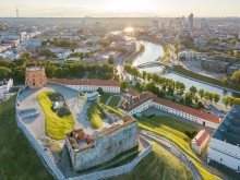 Litwa znosi restrykcje związane z covid-19, aby powitać międzynarodowych turystów