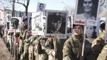 Suwalczanie oddali hołd Żołnierzom Wyklętym i Ukraińcom, którzy dziś bronią niepodległości [wideo]