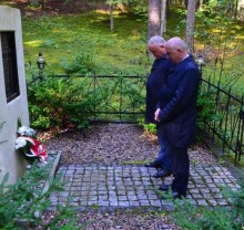 Suwałki. 79. rocznica rozstrzelania przez gestapo 12 Polaków w pobliżu wsi Prudziszki