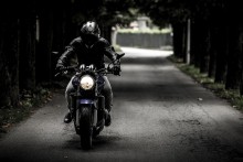 Jak dobrać strój na motocykl?