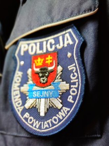Turystka z Warszawy opluła sejneńskich policjantów i zażądała podwózki do domu