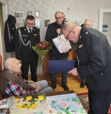 Obchodzący 100. urodziny Jerzy Paciukanis niemal przez całe życie był strażakiem