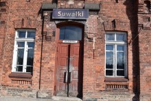 Dworzec PKP w Suwałkach do remontu, czy na muzeum? Czas się tu zatrzymał [zdjęcia]