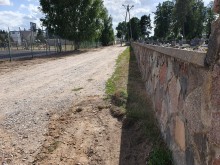 Rozpoczynają się prace przy przebudowie drogi dojazdowej do kaplicy cmentarnej w Raczkach