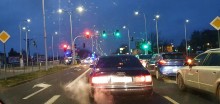 Skrzyżowanie ulic Reja, Szpitalnej  i Tysiąclecia Litwy. Kierująca audi uderzyła w motorowerzystę