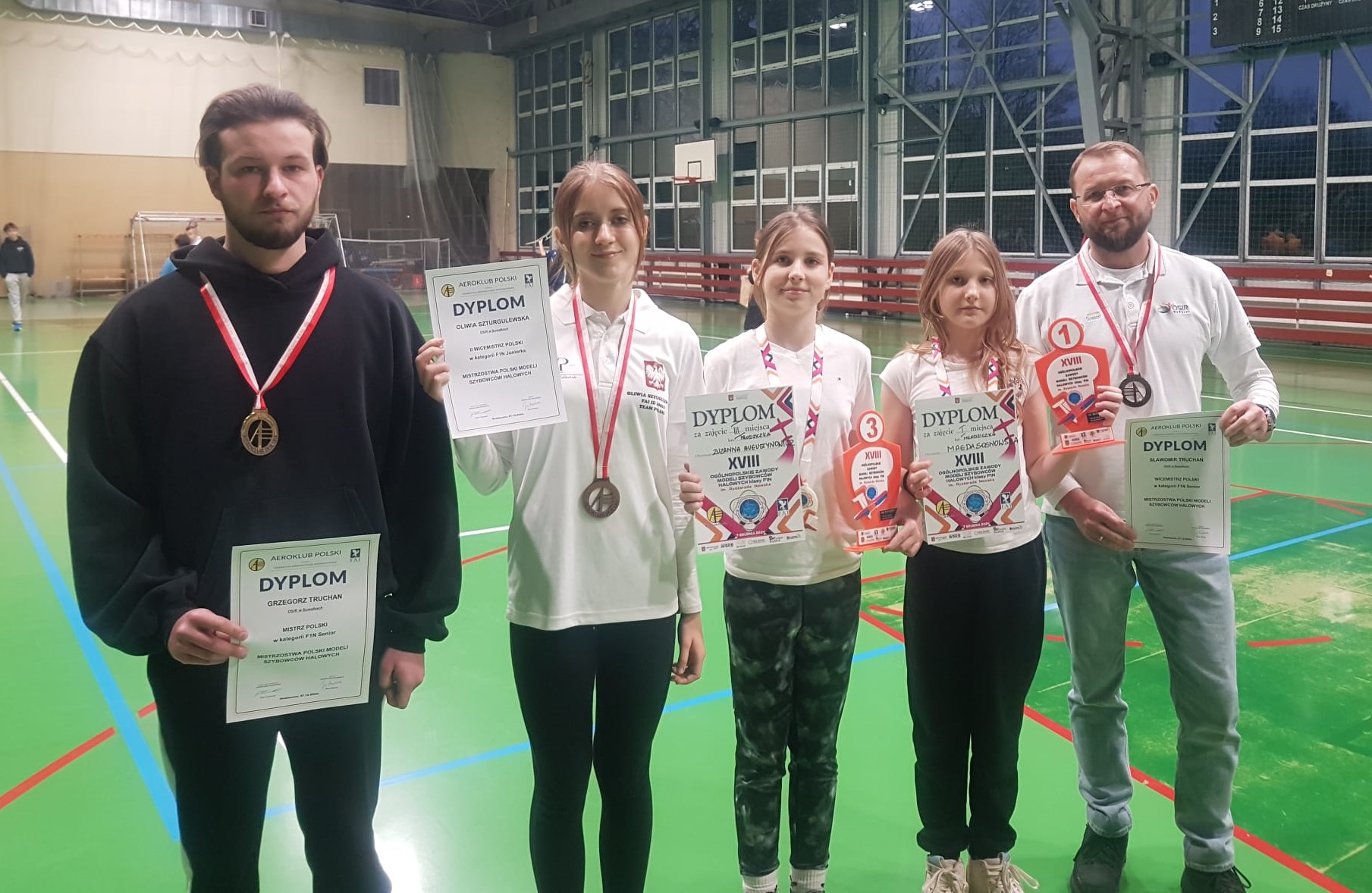 Modelarstwo lotnicze. Suwalczanie z tytułem i medalami Halowych Mistrzostw Polski [zdjęcia]