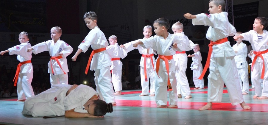 W niedzielę film z mistrzyniami o suwalskim klubie karate. Niezwykły seans