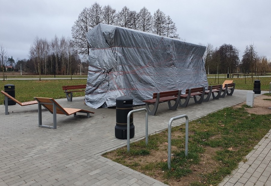 Suwalska tężnia utuliła się przed zimnem. Powdychamy na wiosnę