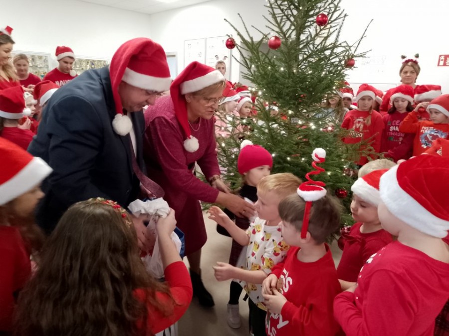 Mikołajki w Szkole Podstawowej w Wiżajnach [zdjęcia]