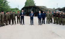 Premier Donald Tusk na granicy polsko-białoruskiej. Więcej wojska i policji [zdjęcia]