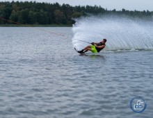 Mistrzostwa Polski w Narciarstwie Wodnym za wyciągiem. Zawodnicy UKS NAWA Suwałki w finałach [foto]