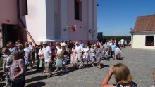 Odpust z procesją wokół kościoła. Matki Boskiej Zielnej w Wigrach [zdjęcia]