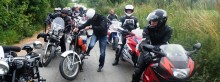 Motocykliści opanowali Bakałarzewo. Ryk silników po odpustowej procesji [zdjęcia]
