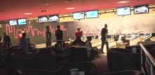 Bowling. Integracja przy kręglach w Pink Bowling&Club; [wideo]