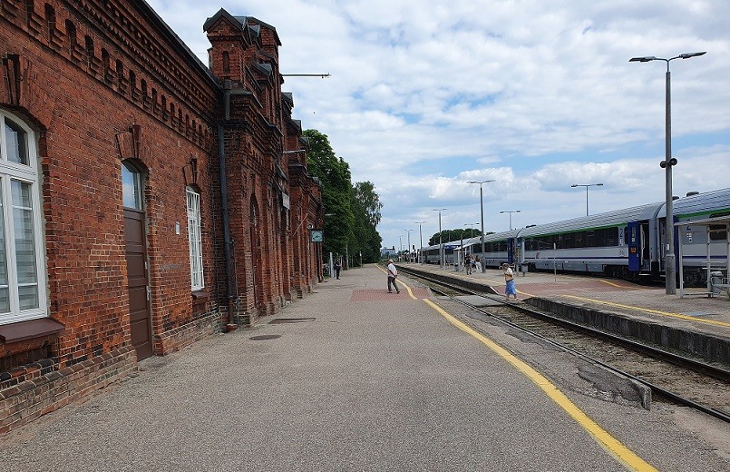 Dworzec PKP w Suwałkach może za dwa lata, szybka kolej Rail Baltica dopiero w 2030 roku?