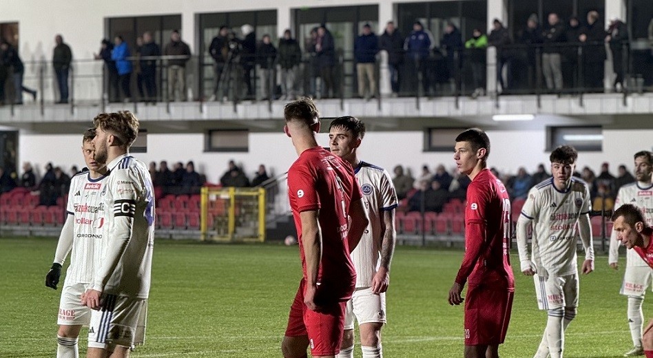 GKS Wikielec - Wigry Suwałki 1:1. Tylko i aż punkt i trzecie miejsce na zakończenie roku [foto]