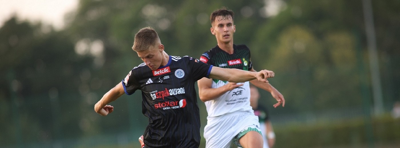 Wigry Suwałki – GKS Bełchatów 1:0. Suwalski beniaminek wygrał drugi mecz z rzędu [wideo, opinie]