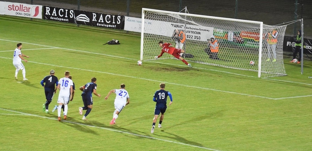 Wigry Suwałki - Wisła II Płock 2:0 i mamy lidera. Jubilat Maciej Makuszewski [wideo, opinie, foto]